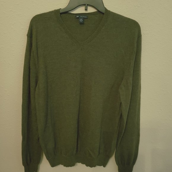 Men's Gap Italian Merino Wool long sleeve V neck sweeter, olive green. Size XL. - Picture 2 of 13